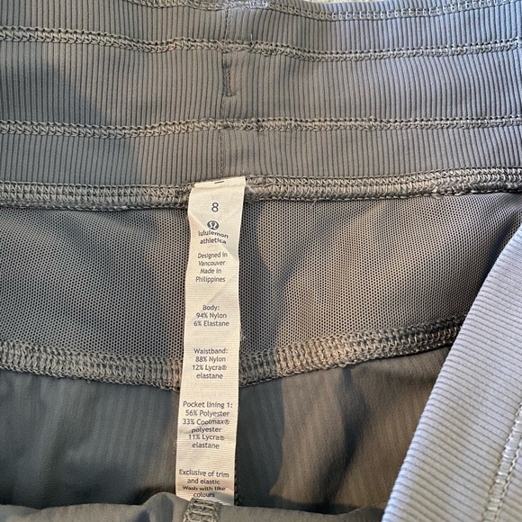 Lululemon Crop Gray Pants SZ 8 - Picture 2 of 4